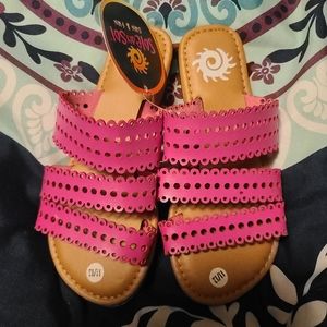 Girls Sandals NWT. PERFECT for Summer🌞🌞